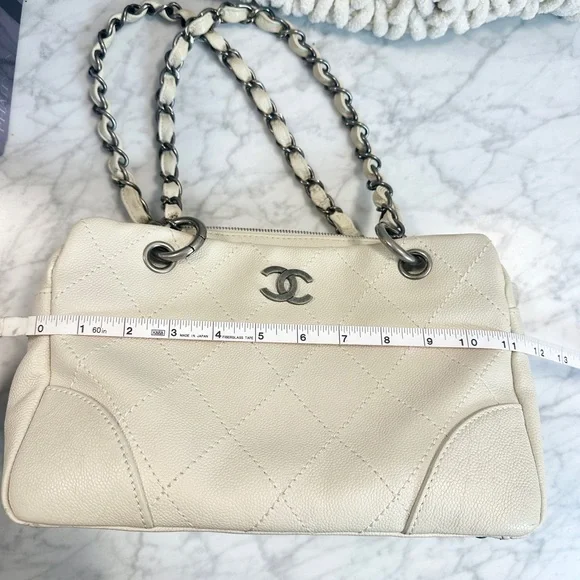 Chanel Cream Quilted Women's Bag - Picture 11 of 12